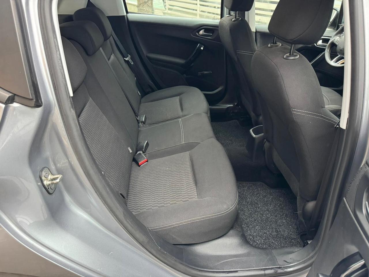 PEUGEOT 208 PureTech 82 5p ALLURE NEOPAT