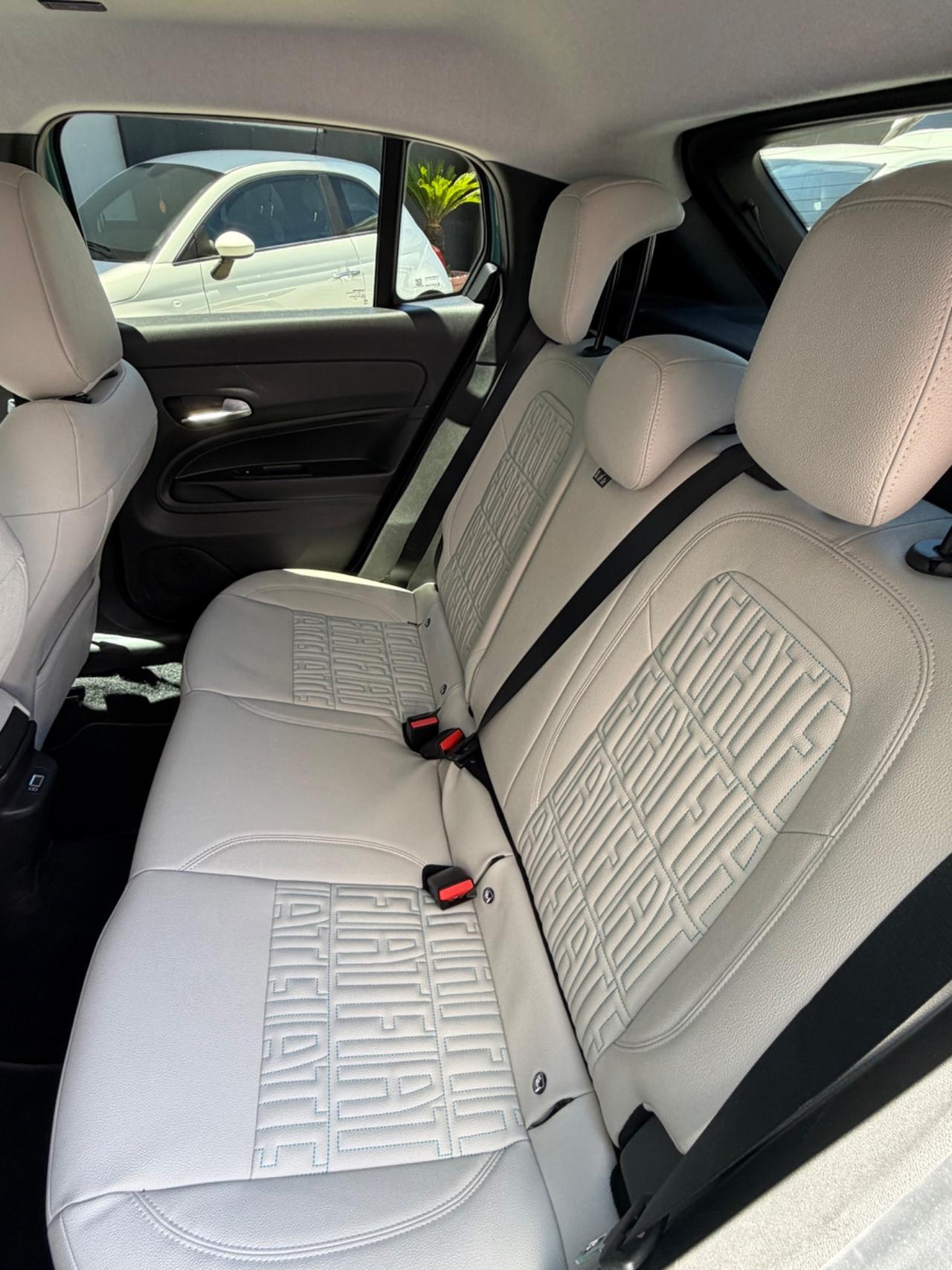 Fiat 600 Hybrid 110 CV DCT MHEV La Prima
