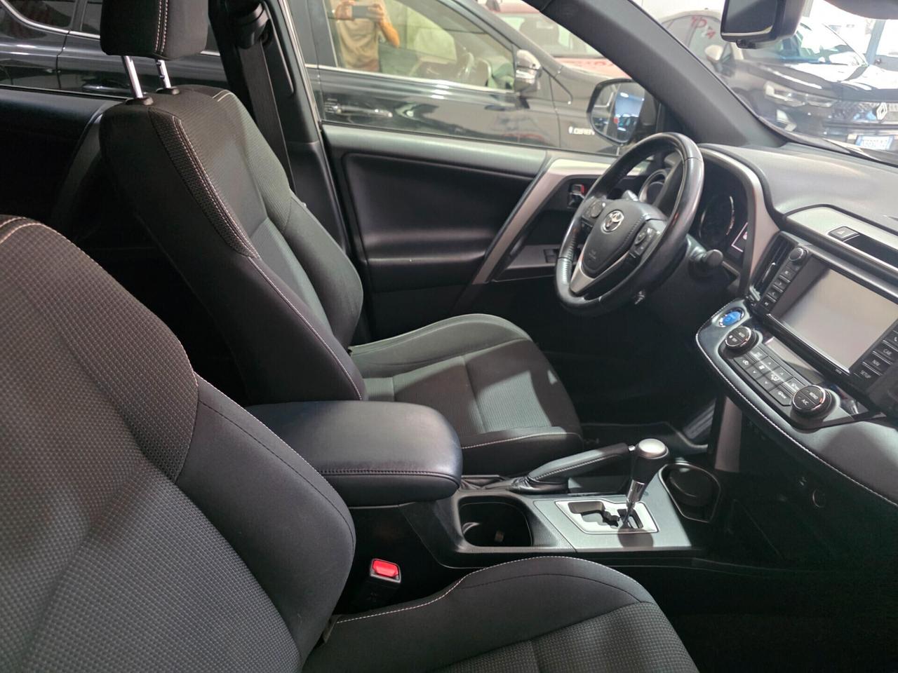 TOYOTA Rav4 2.5 Hybrid 155cv 2WD LOUNGE 2018