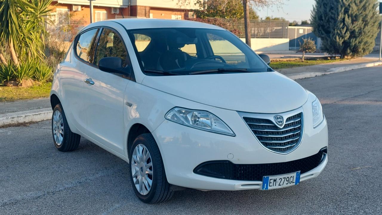 Lancia Ypsilon 0.9 TwinAir 85 CV 5 porte Metano Ecochic Gold