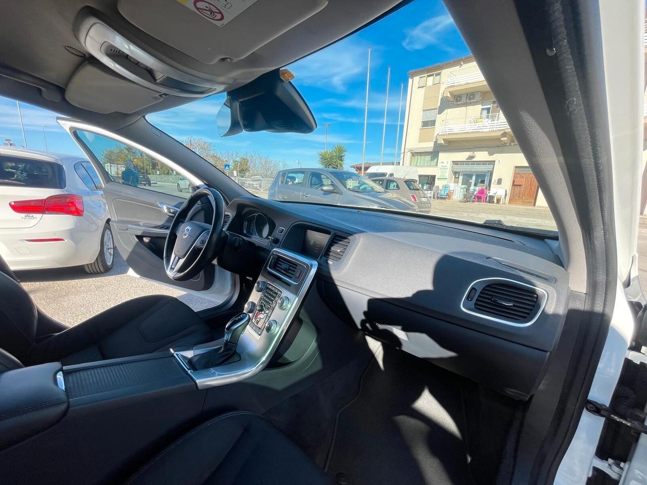 Volvo S60 Cross Country D3 Pro