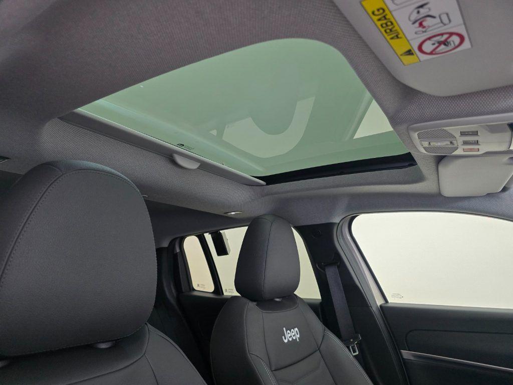 Jeep Avenger 1.2 Turbo 100 CV e-Hybrid Summit + Tetto