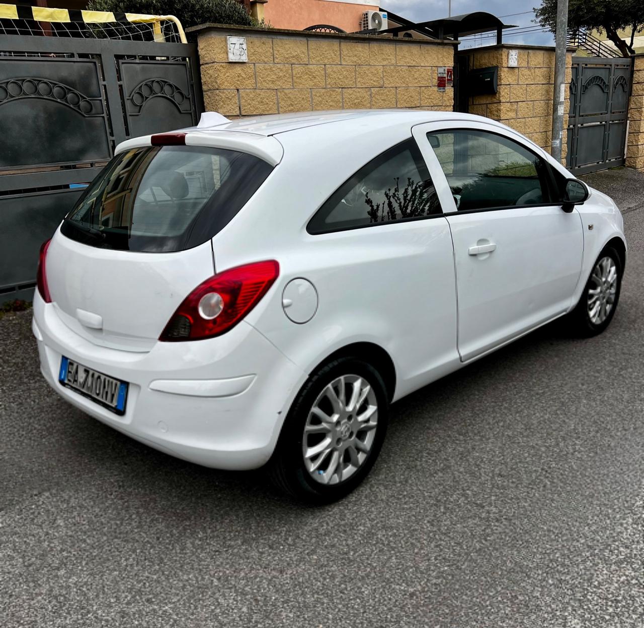 Opel Corsa 1.2 GPL-BENZINA
