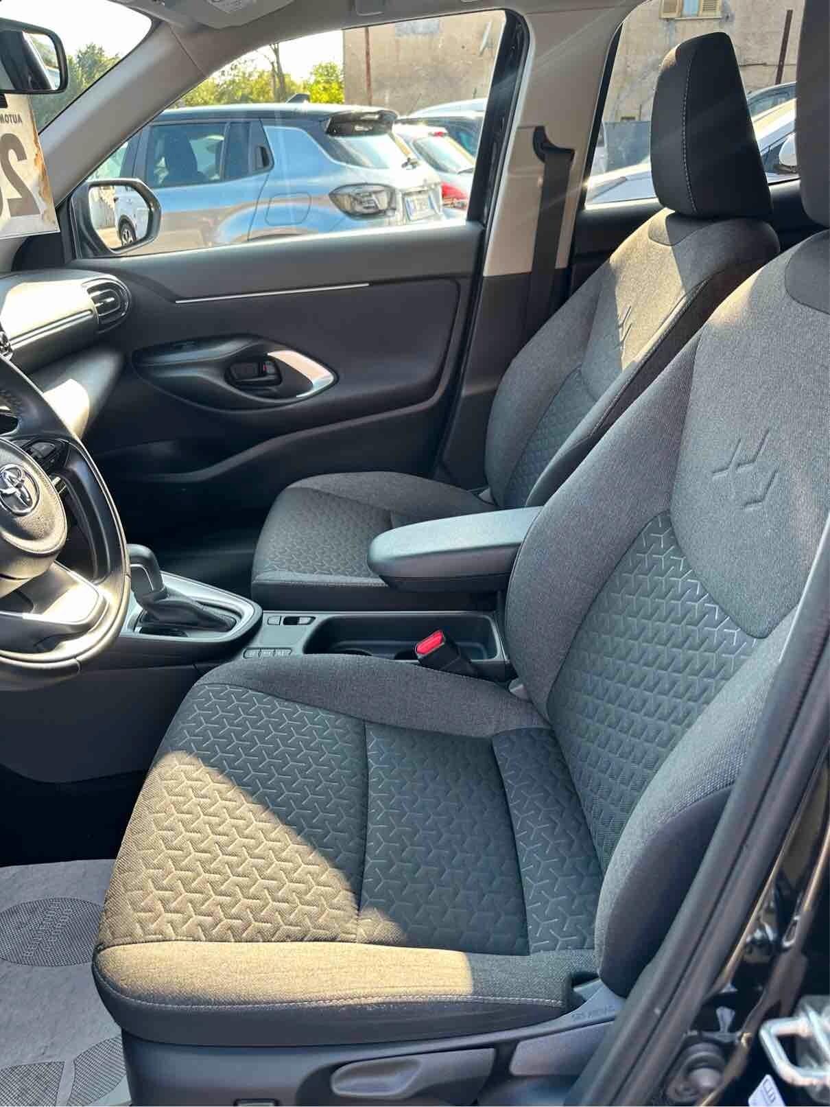 Toyota Yaris Cross 1.5 Hybrid 5p. E-CVT Business