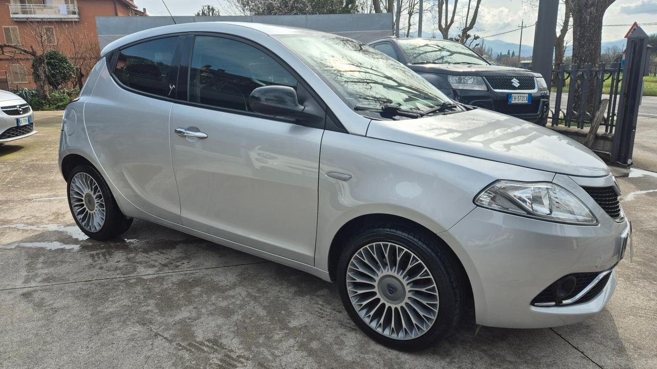 Lancia Ypsilon 1.2 69 CV 5 porte Gold