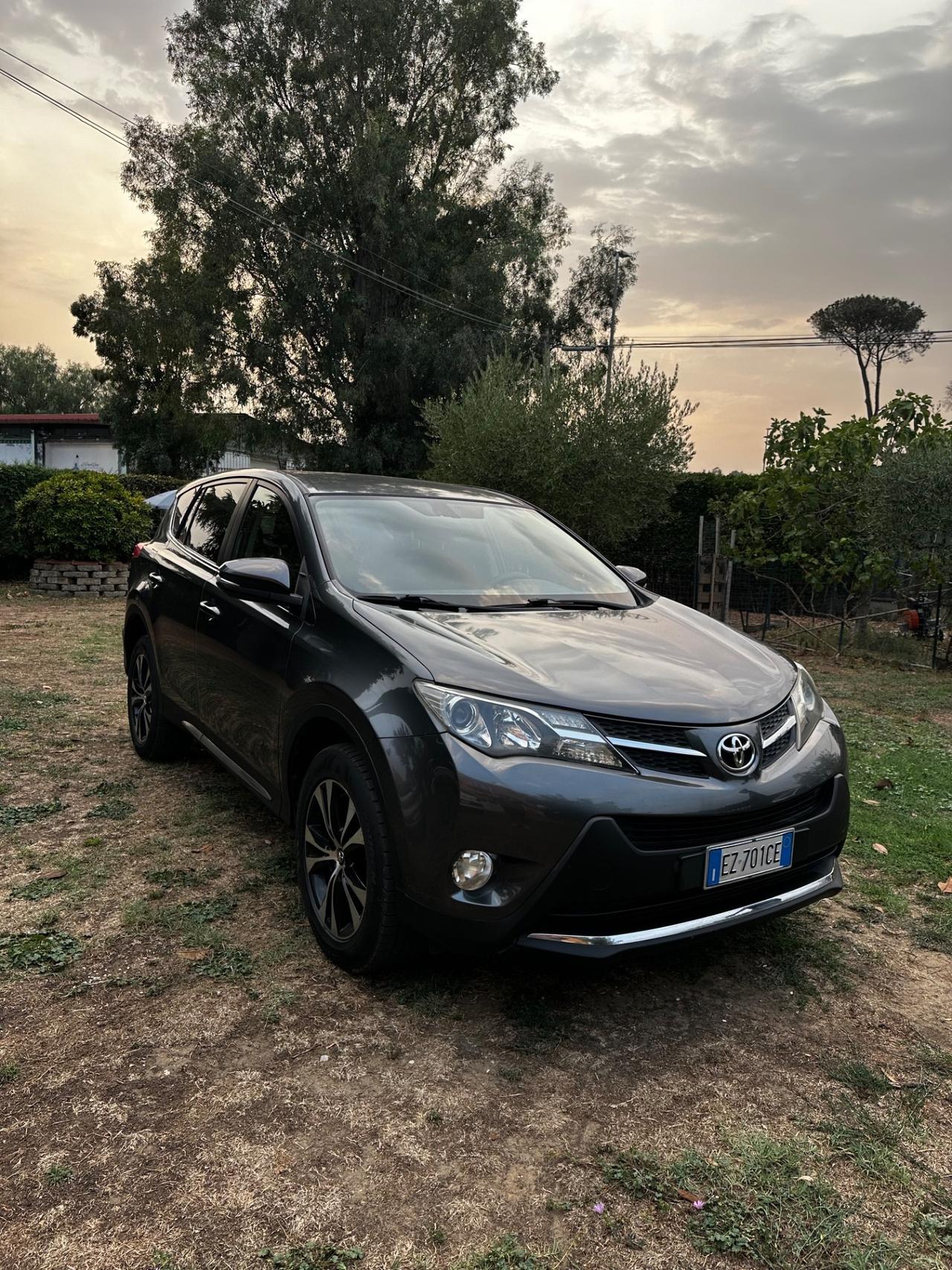 Toyota RAV 4 RAV4 2.0 D-4D 2WD Style White Ed.