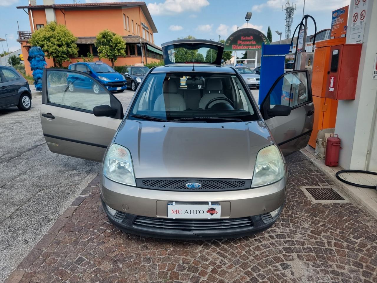 Ford Fiesta 1.2 16V 3p. Con 256.000km