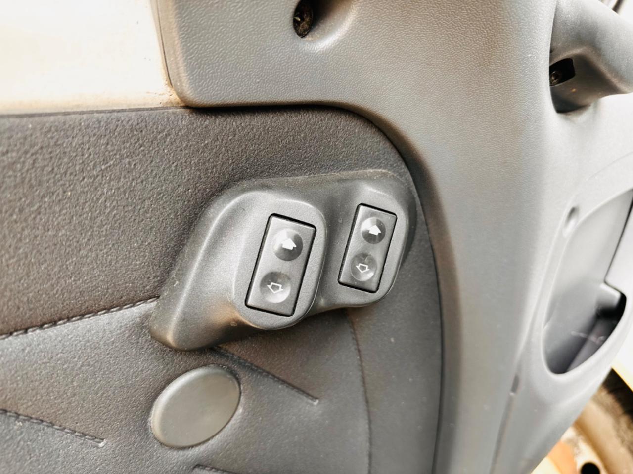 Peugeot Boxer 2.2 HDi Cassone Telonato