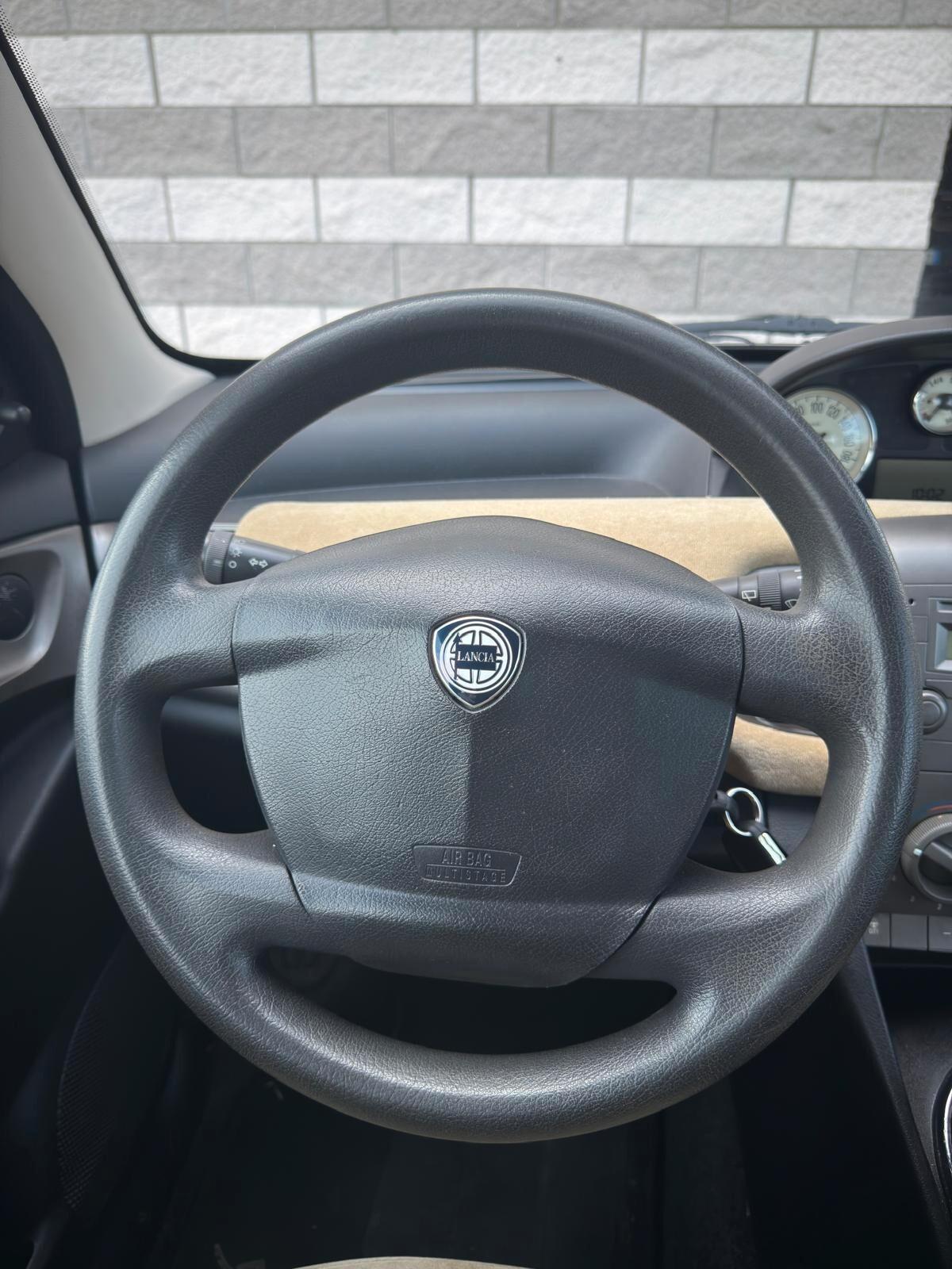 Lancia Ypsilon 1.2 Argento
