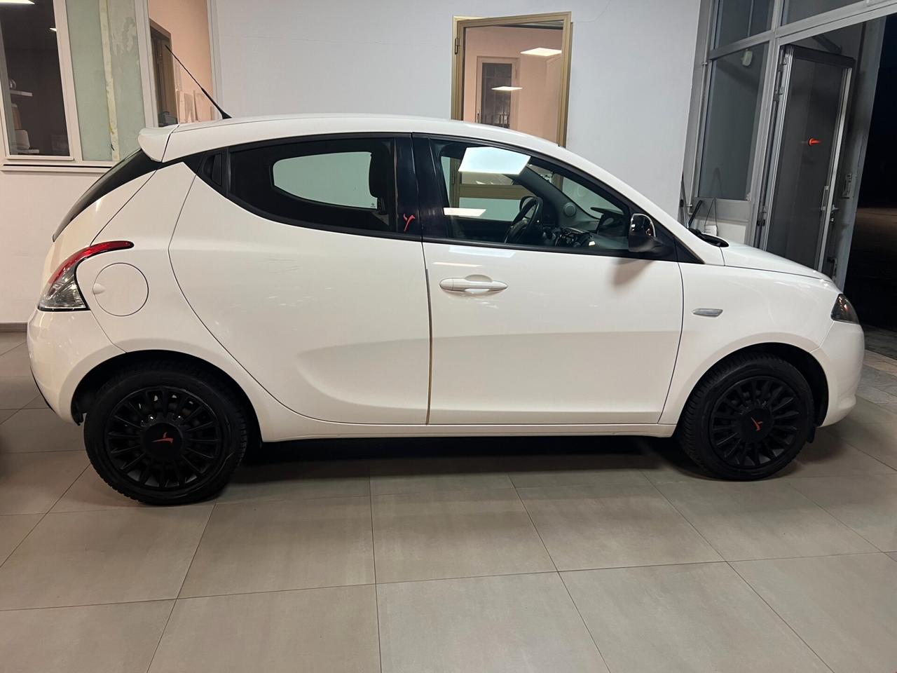 Lancia Ypsilon 1.2 69 CV 5 porte GPL Ecochic Gold