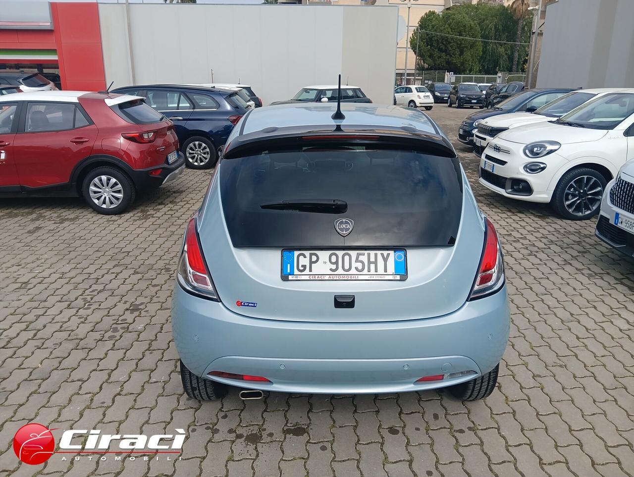 Lancia Ypsilon 1.0 5 p Hybrid Platino