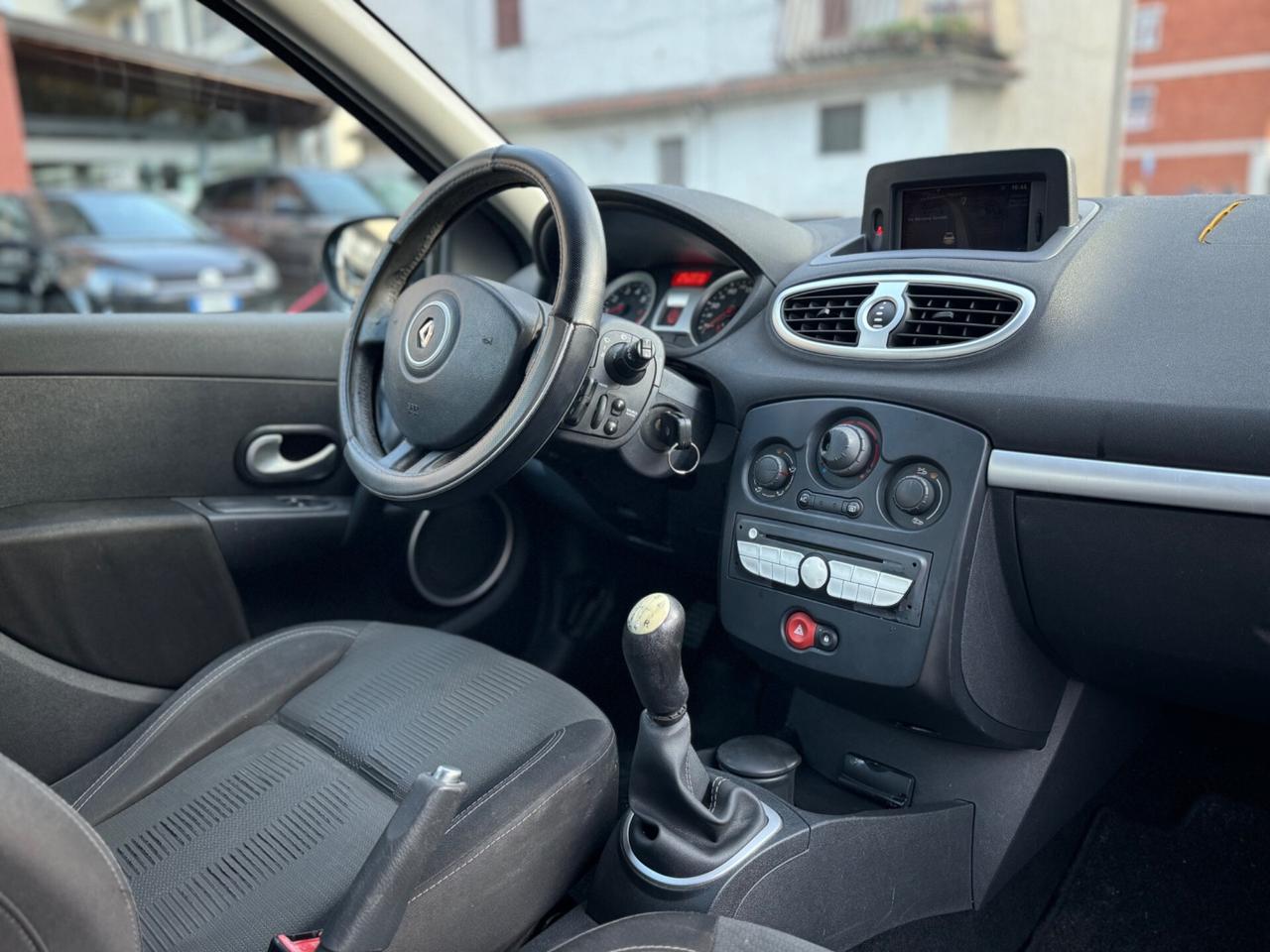 Renault Clio 1.2 16V 5 porte- GPL - NEOPATENTATI - CINGHIA GIA' FATTA