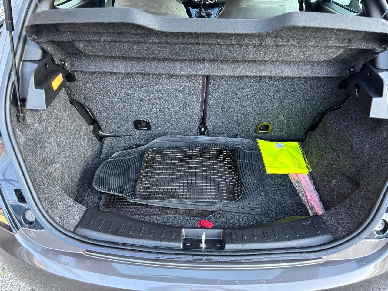 Lancia Ypsilon 1.3 MJT 5 porte OK Neopatentati