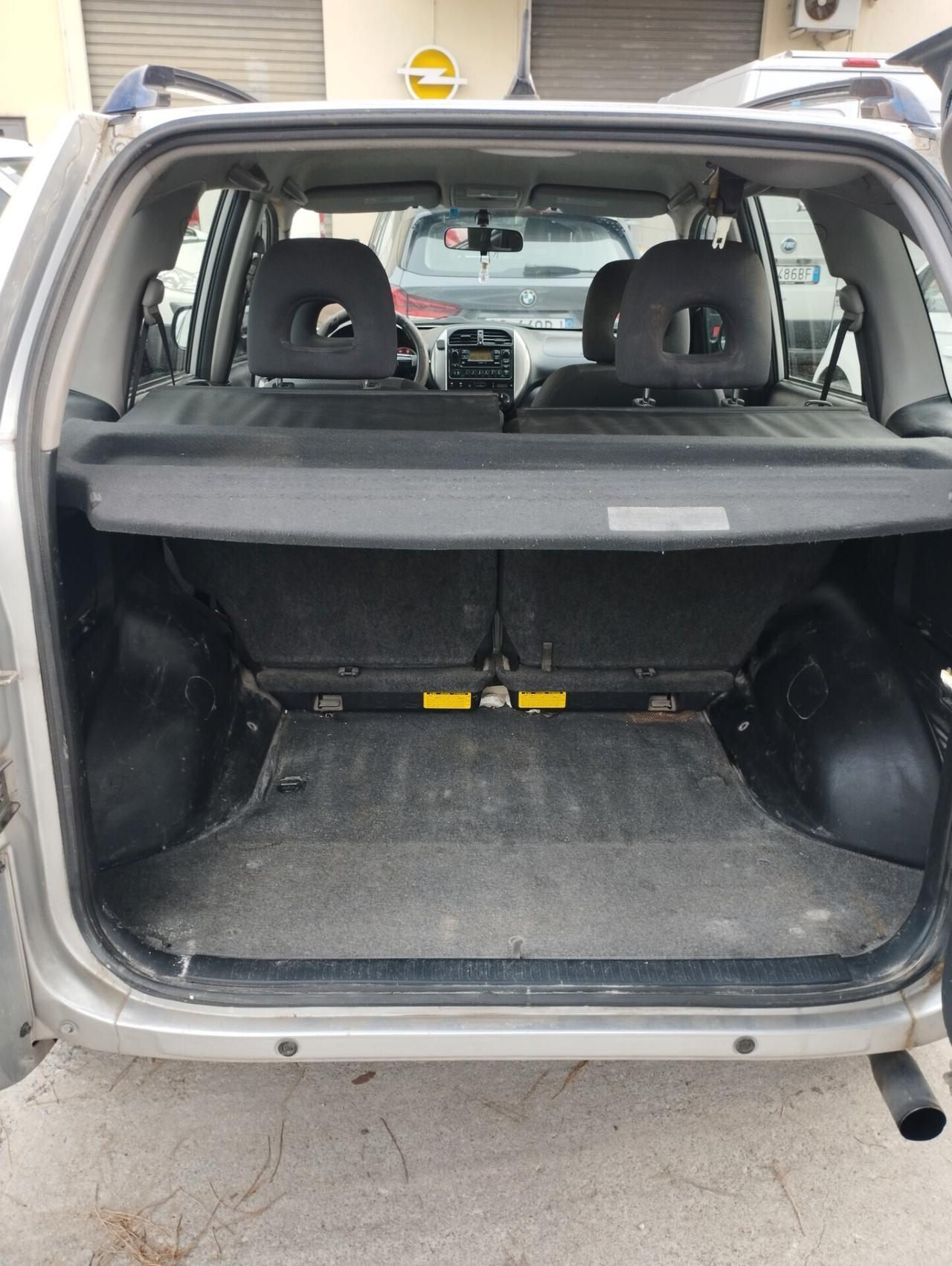 Toyota RAV 4 RAV4 2.0 Tdi D-4D cat 5 porte Sol