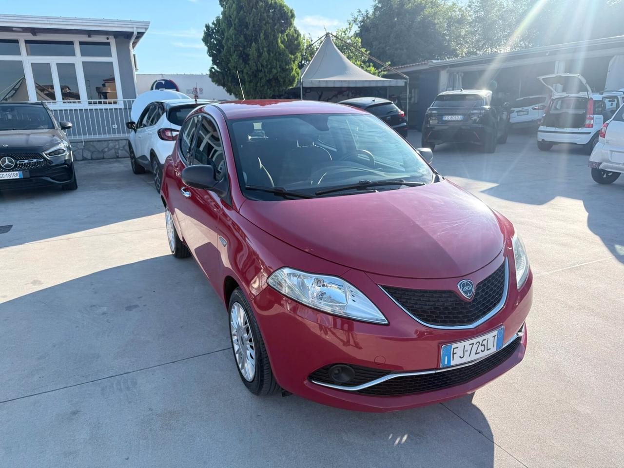 Lancia Ypsilon 1.2 69 CV 5 porte Silver
