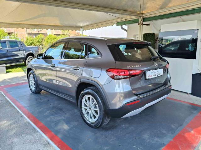 MERCEDES-BENZ GLA 200 d Automatic Business