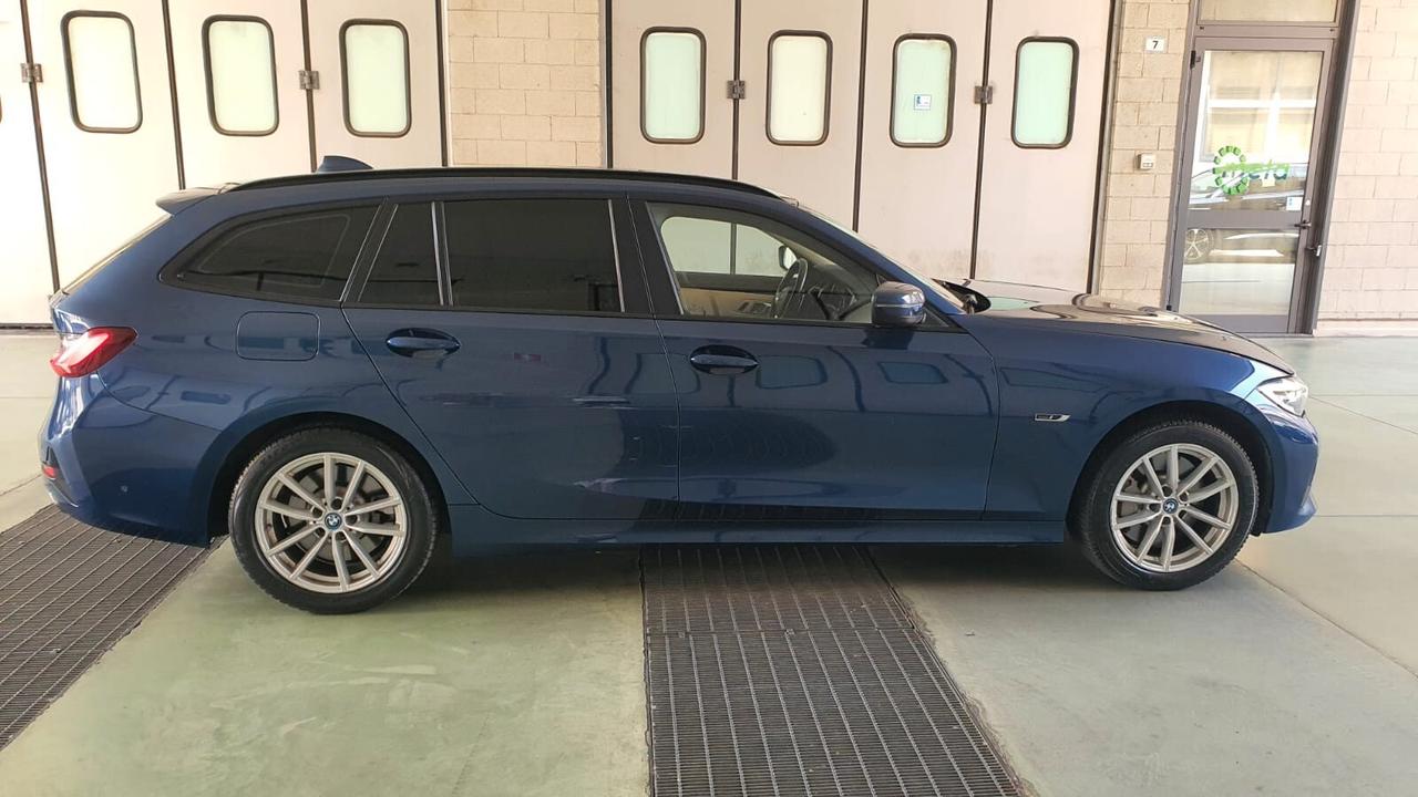 Bmw 330e xDrive Touring Advantage