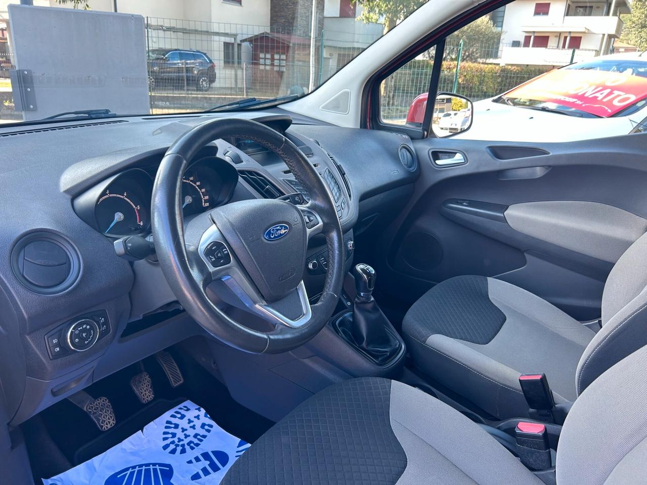 Ford Tourneo Courier 1.5 TDCI 75 CV