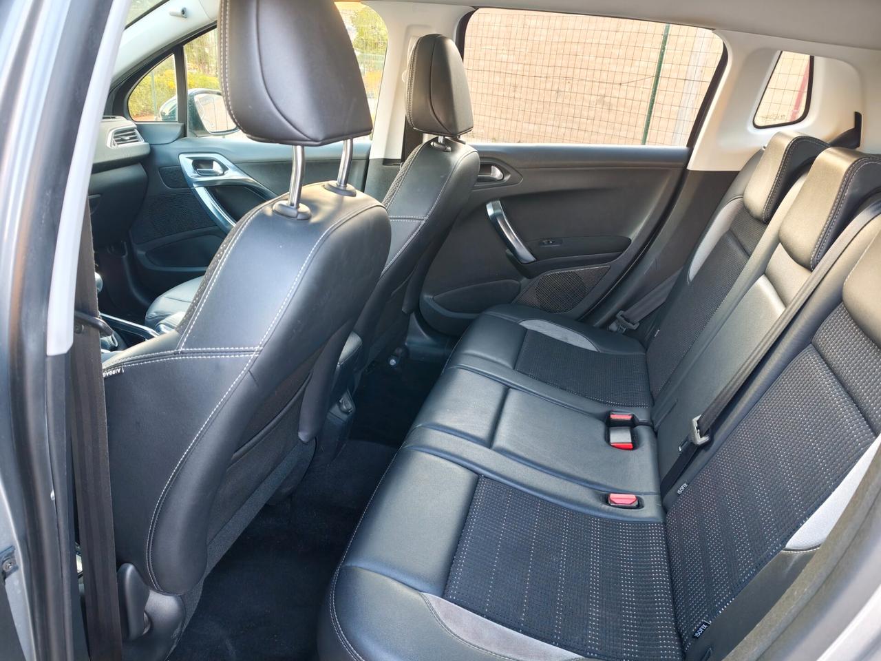 Peugeot 2008 1.6 e-HDi 115 CV Stop&Start Allure
