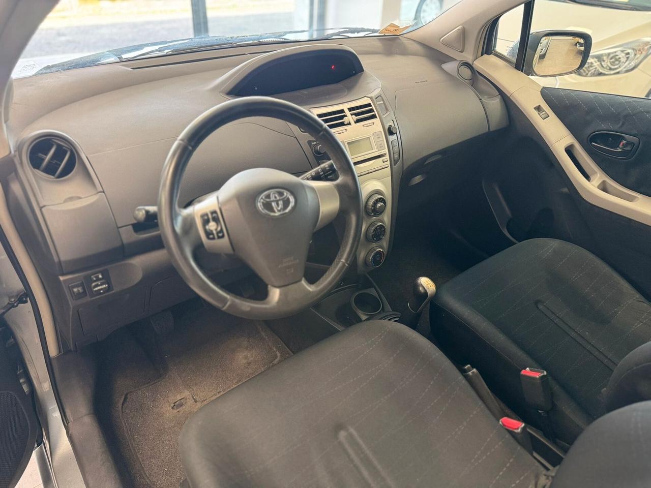 Toyota Yaris 1.0 3 porte Sol