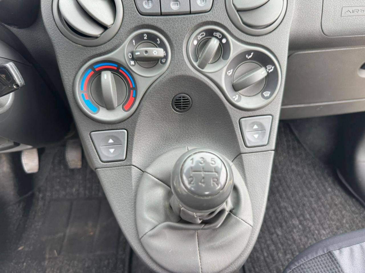 Fiat Panda 1.2 Dynamic SOLAMENTE 84.000 KM