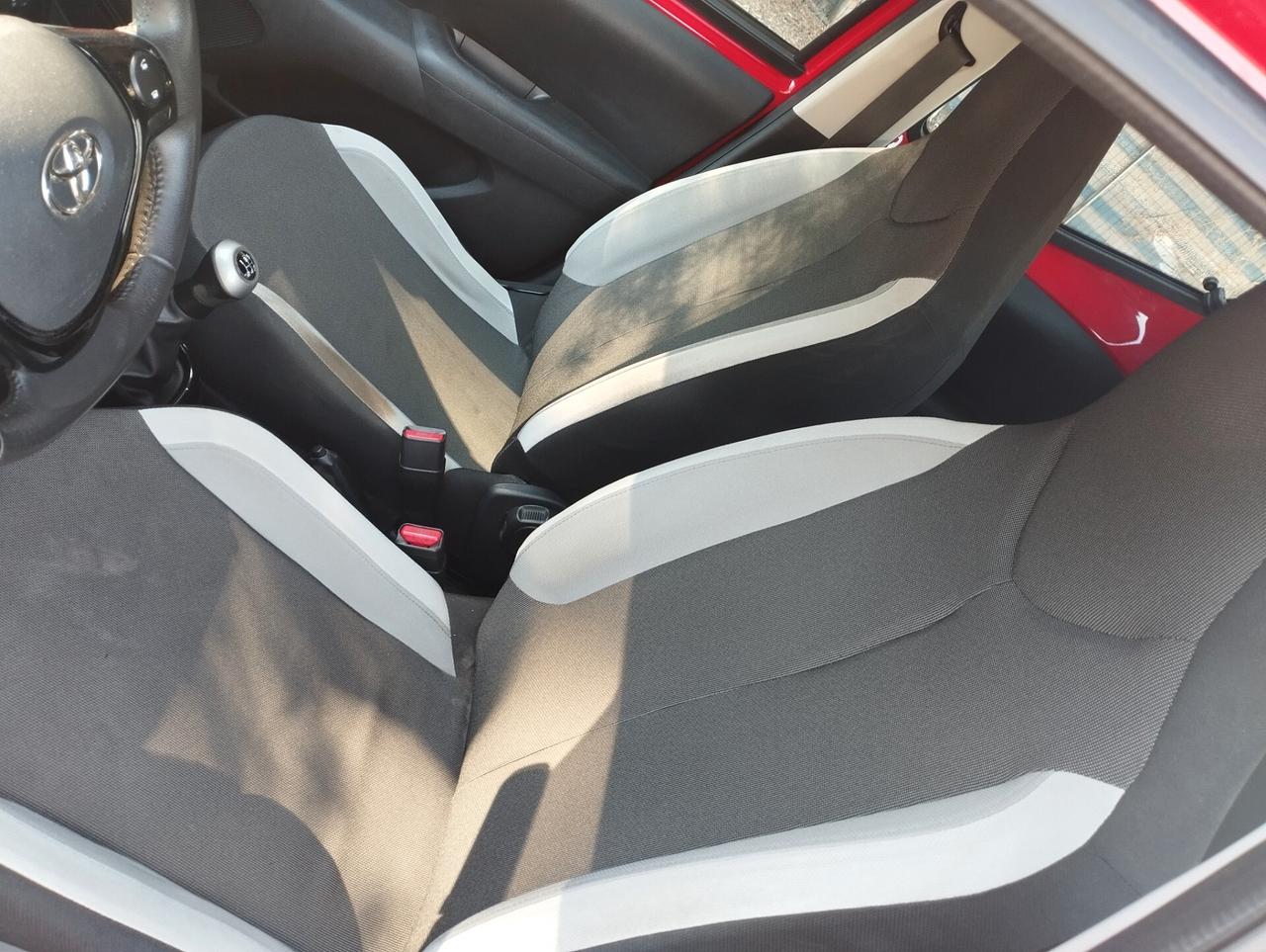 Toyota Aygo 1.0 VVT-i 69 CV 5 porte x-cool