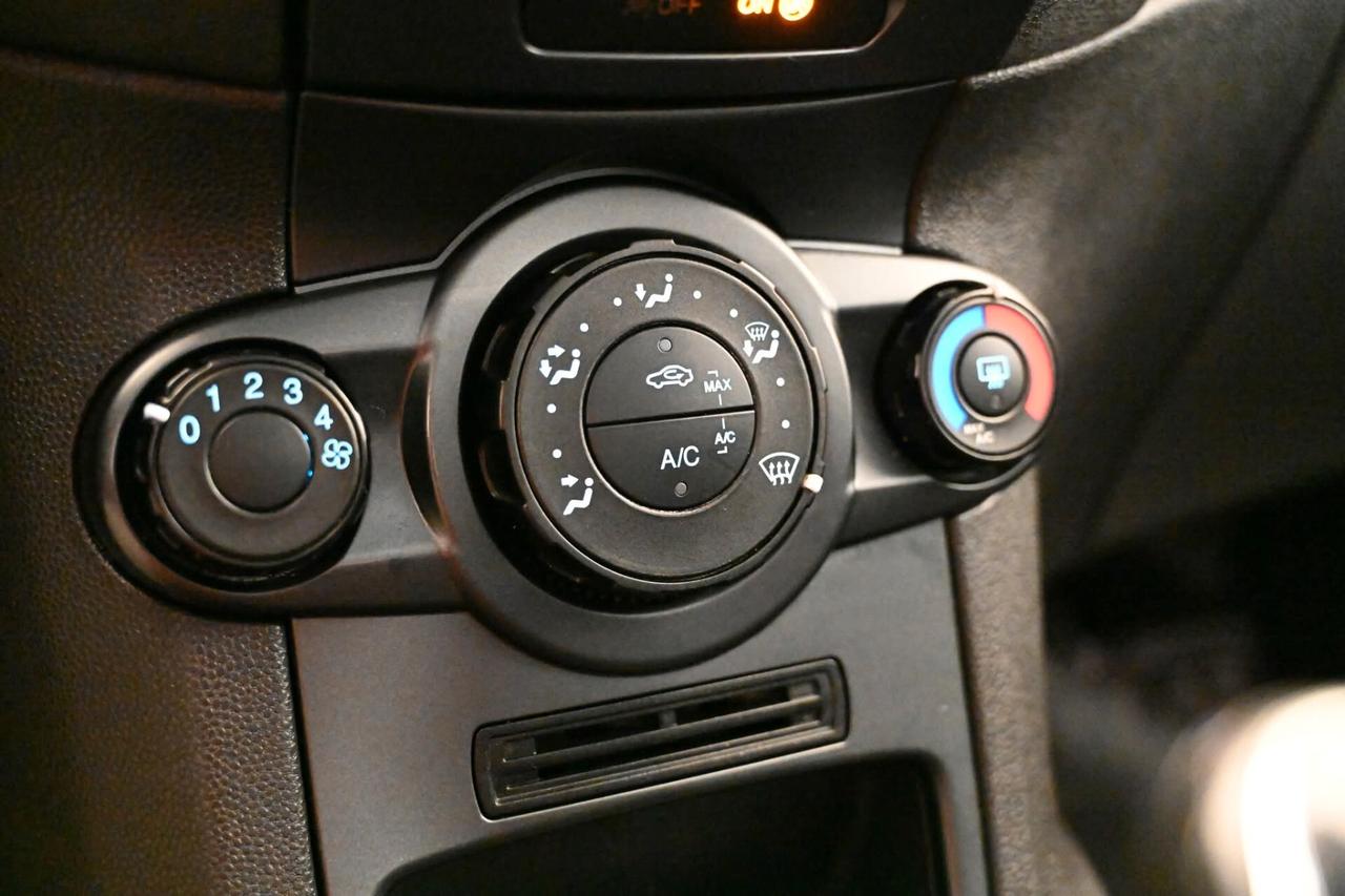 Ford Fiesta 1.5 TDCi 75CV 5 porte Business