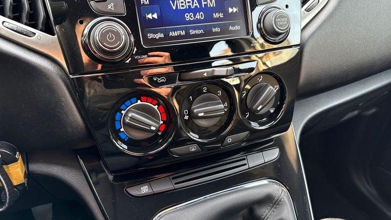 Lancia Ypsilon 5 Porte 1.2 Ecochic 69cv Gold