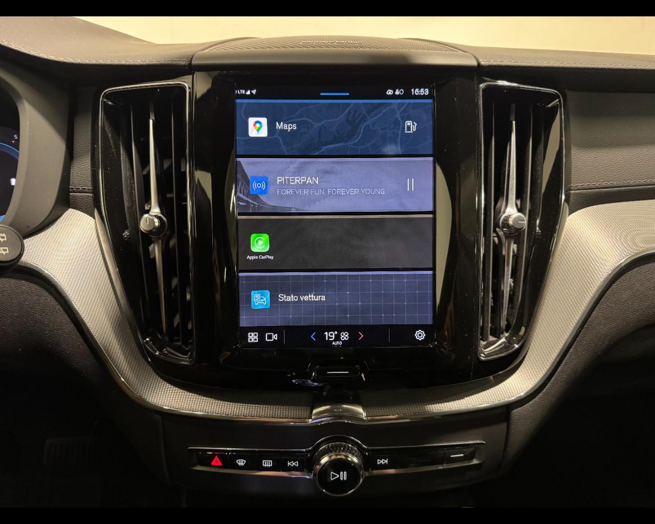 VOLVO XC60 B4 DIESEL AWD PLUS DARK AUTO