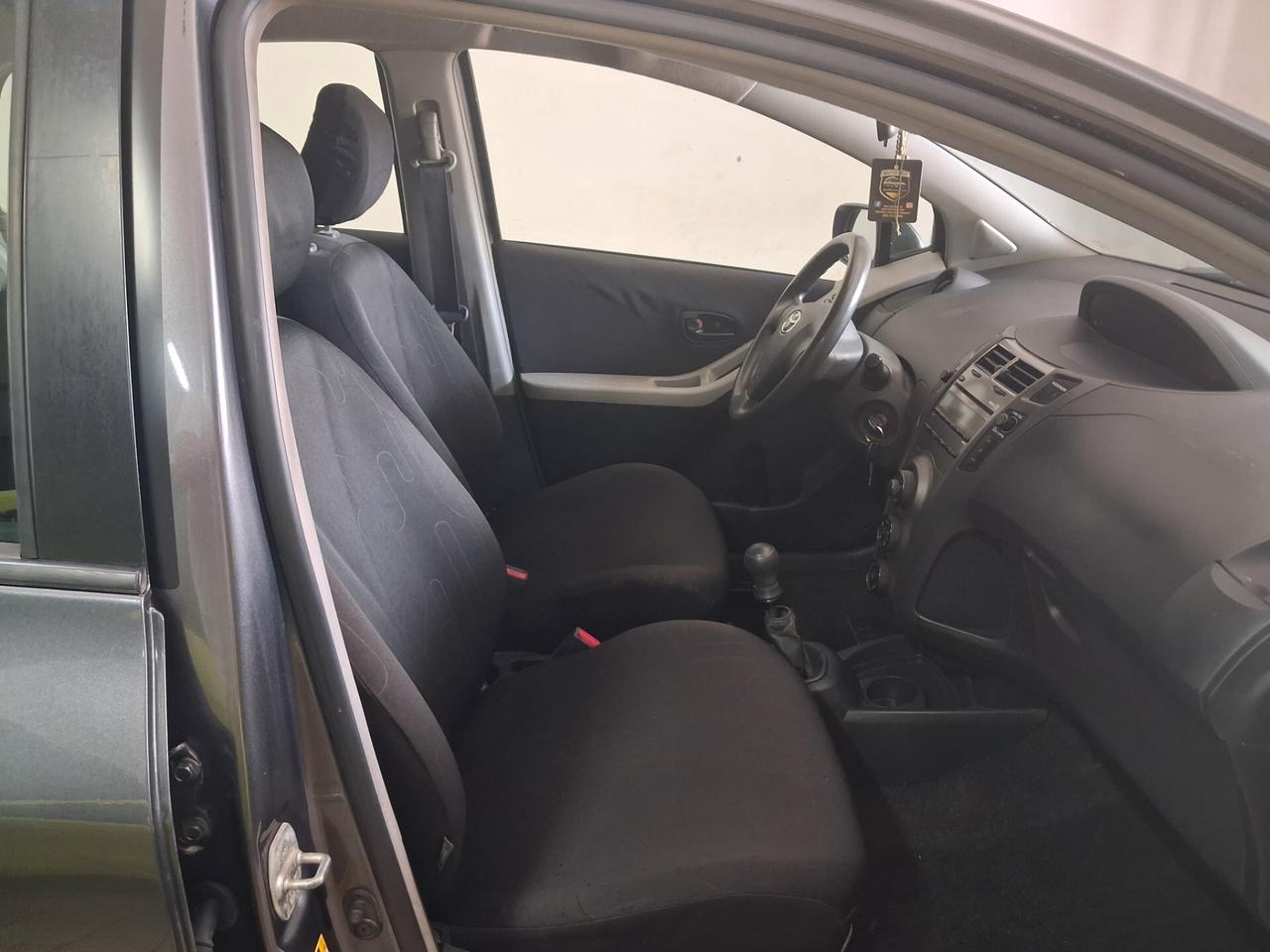 Toyota Yaris 1.0 ben 2009 unico prop