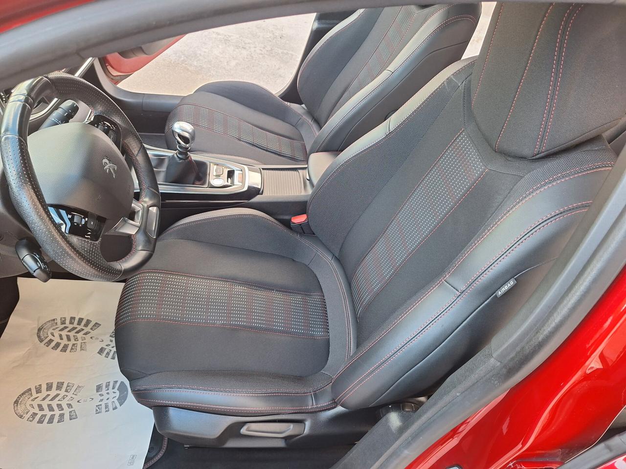 Peugeot 308 1.5 hdi "BERLINA" GT LINE NAVI 2018