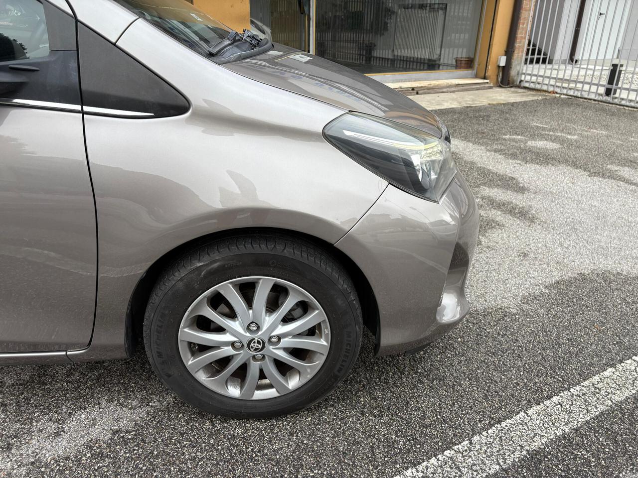 TOYOTA Yaris 1.0 5p Lounge - 2015