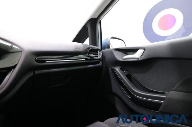FORD Fiesta 1.1 75 CV 5 PORTE TITANIUM NEOPATENTATI FARI LED