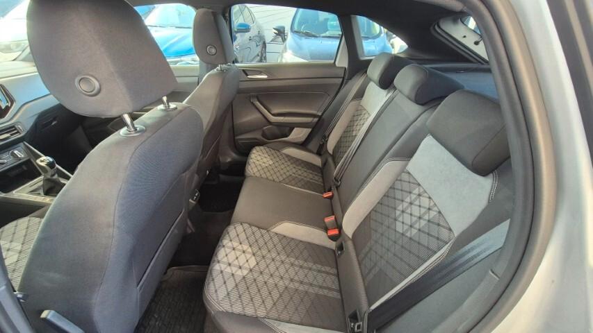 Volkswagen Taigo 1.0 TSI 110 CV R-Line (TETTO APRIBILE) - 2022