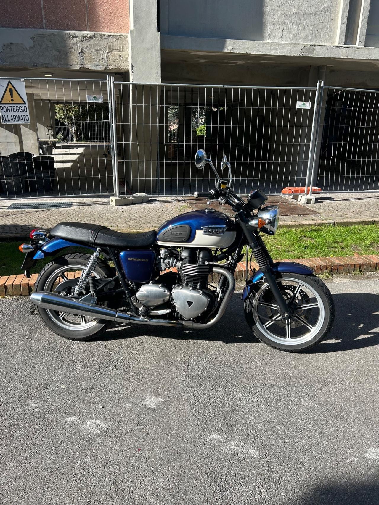Triumph Bonneville SE