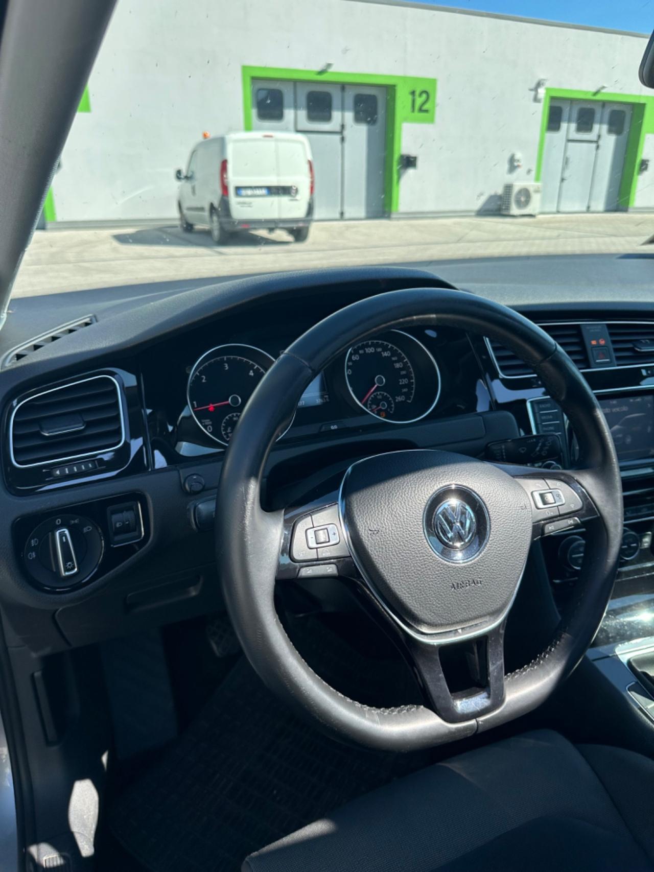 Volkswagen Golf 1.6 TDI Highline CON TETTUCCIO