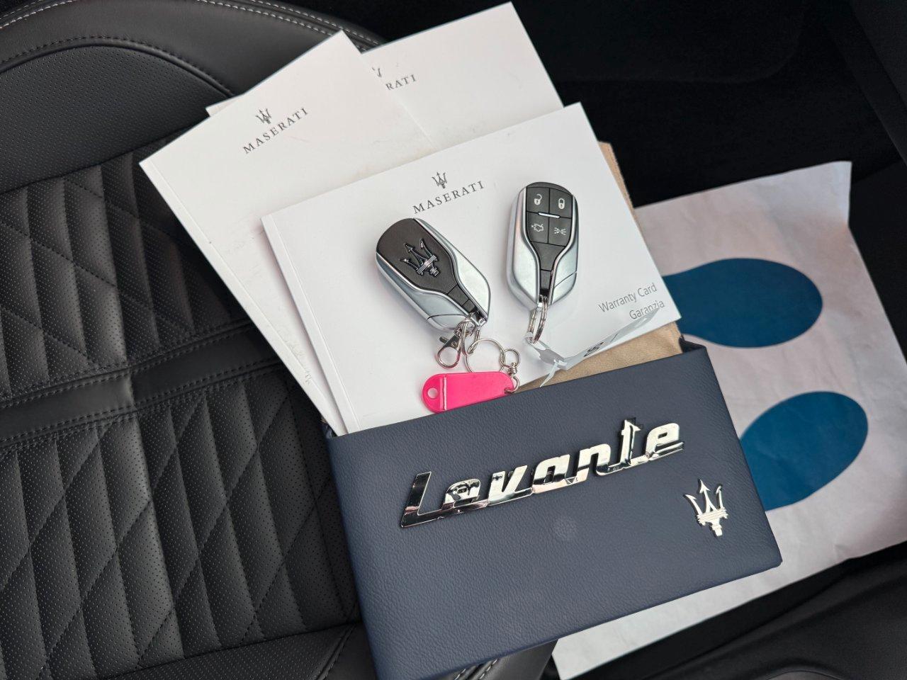 Maserati Levante 3.8 V8 Trofeo 580cv Tetto 22" Carbonio Full