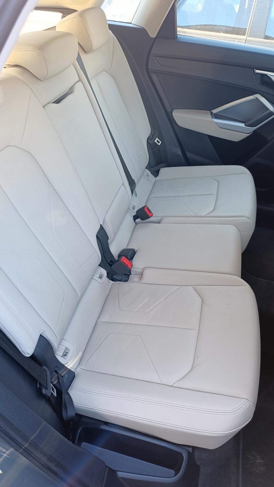 Audi Q3 35 TFSI Business Advanced