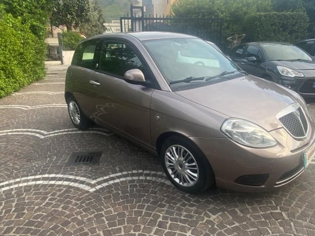 LANCIA Ypsilon 1.2 69 CV 5 porte GPL Ecochic Silver