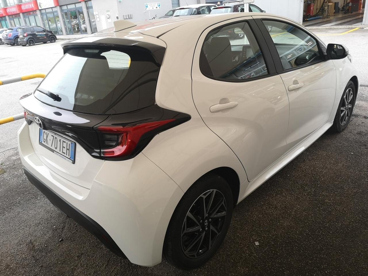 Toyota Yaris 1.0 5 porte Trend SOLO 8200 KM praticamente nuova!
