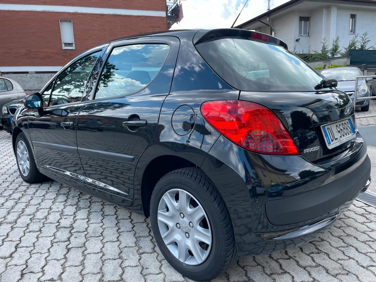 Peugeot 207 5p 1.4 16v XS IDONEA NEOPATENTATI