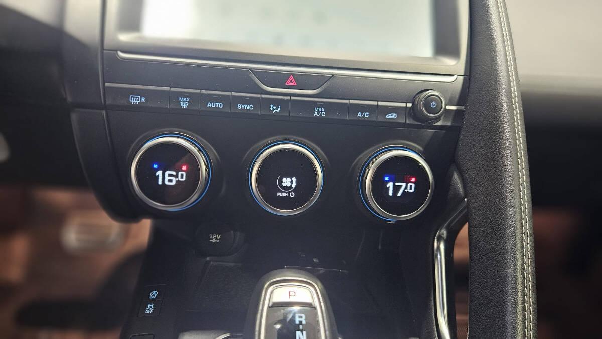 Jaguar E-Pace 2.0d i4 R-Dynamic awd 150cv auto my19