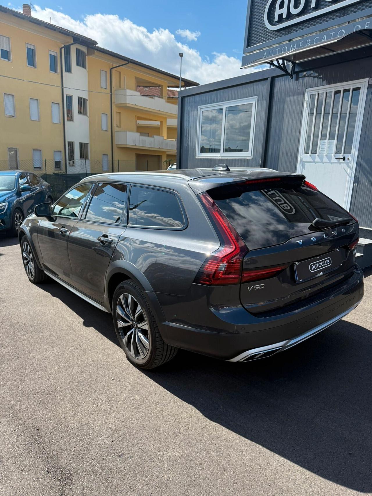 Volvo V90 Cross Country B4 (d) AWD Geatronic Business Pro Line