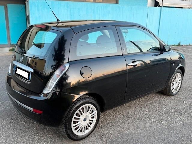 Lancia Ypsilon 1.2 x neopatentati