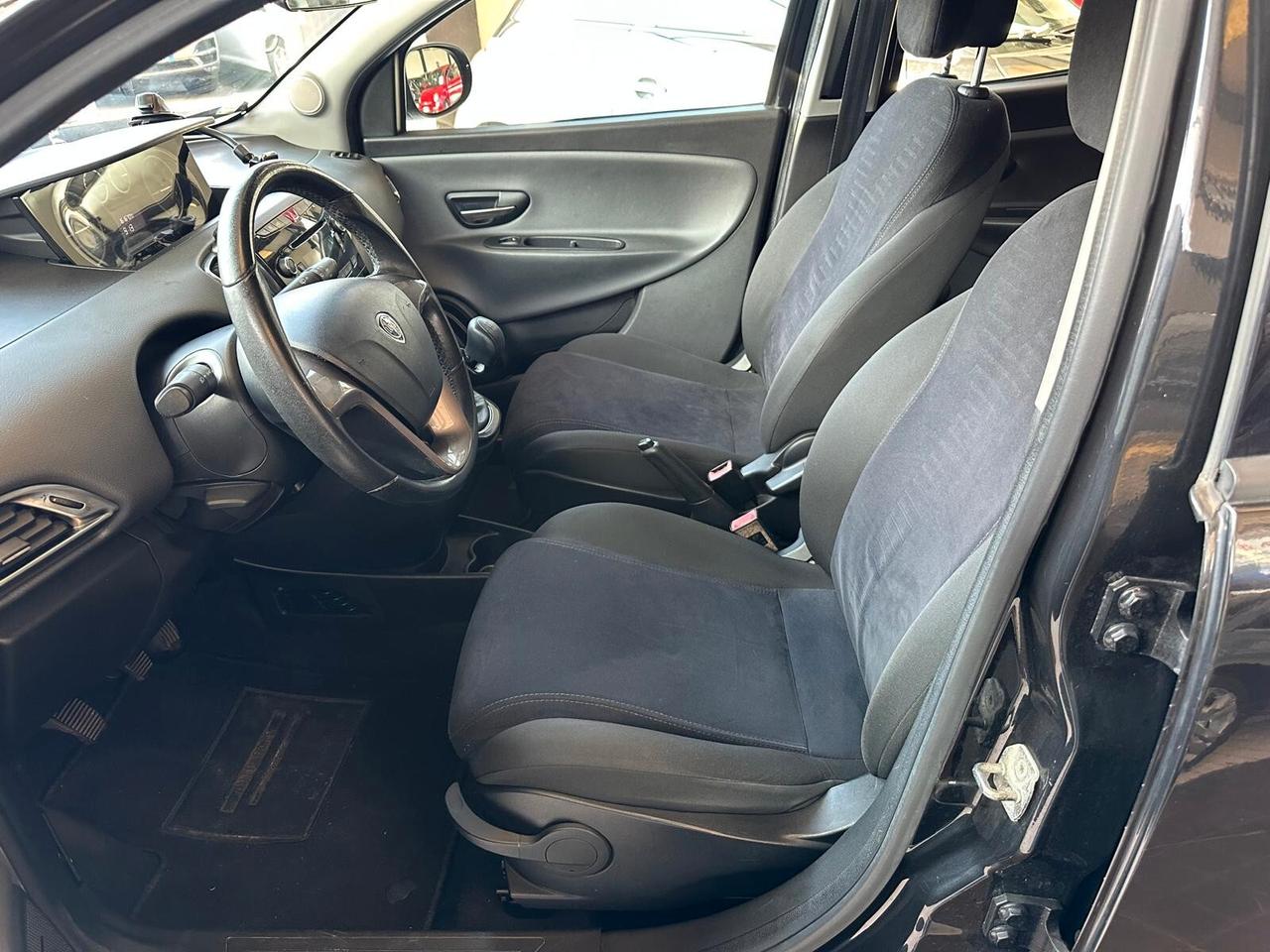 Lancia Ypsilon 1.2 69 CV 5 porte S&S Platinum