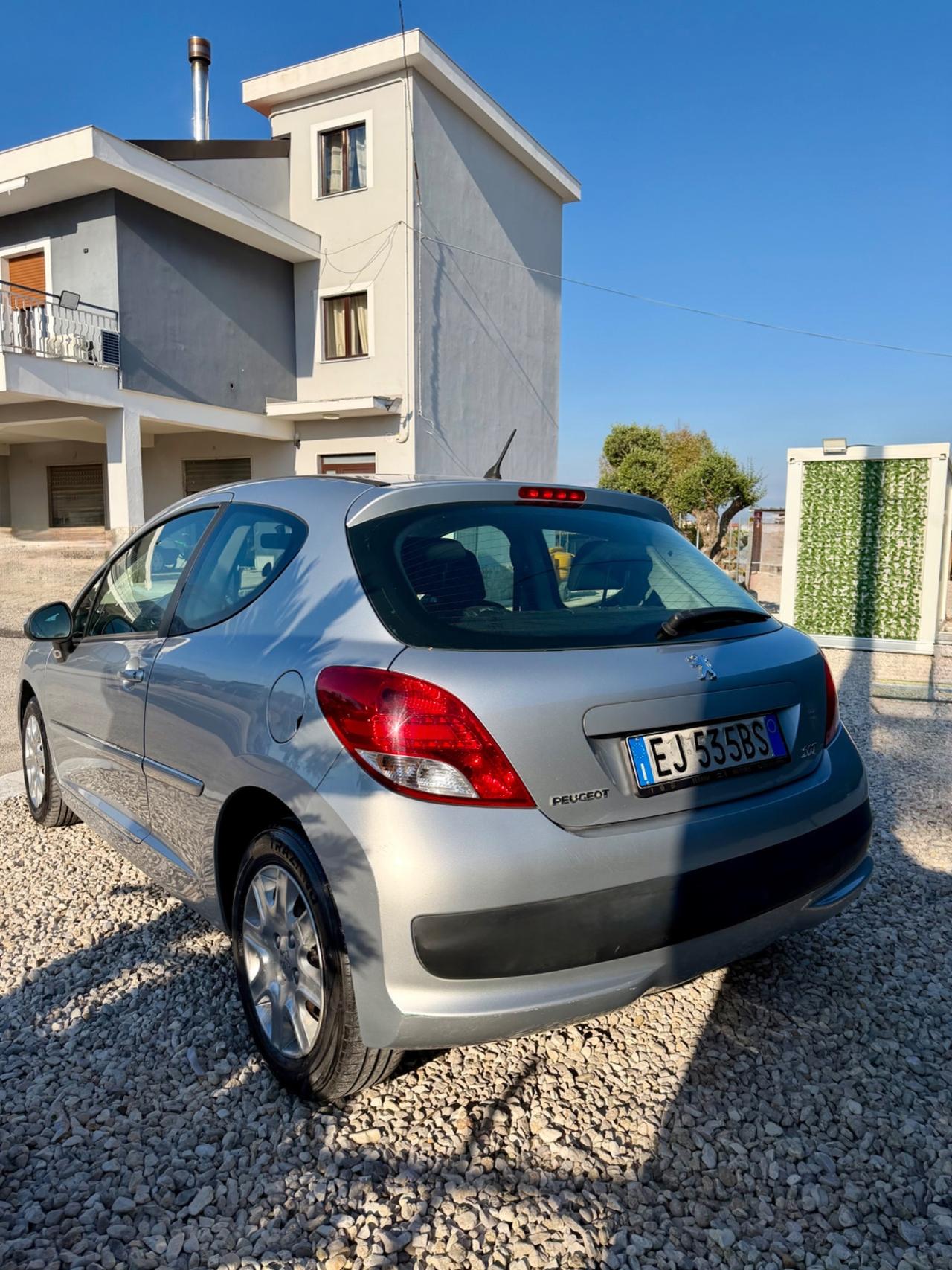Peugeot 207 1.4 HDi 70CV 3p. Access