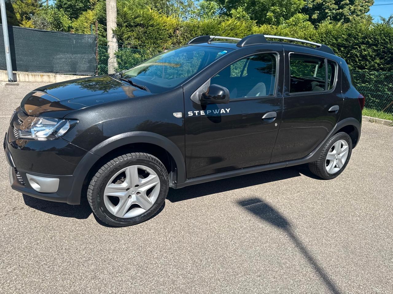 Dacia Sandero Stepway 0.9 Gpl - NEOP. - NAV. - 12 MESI DI GAR. -