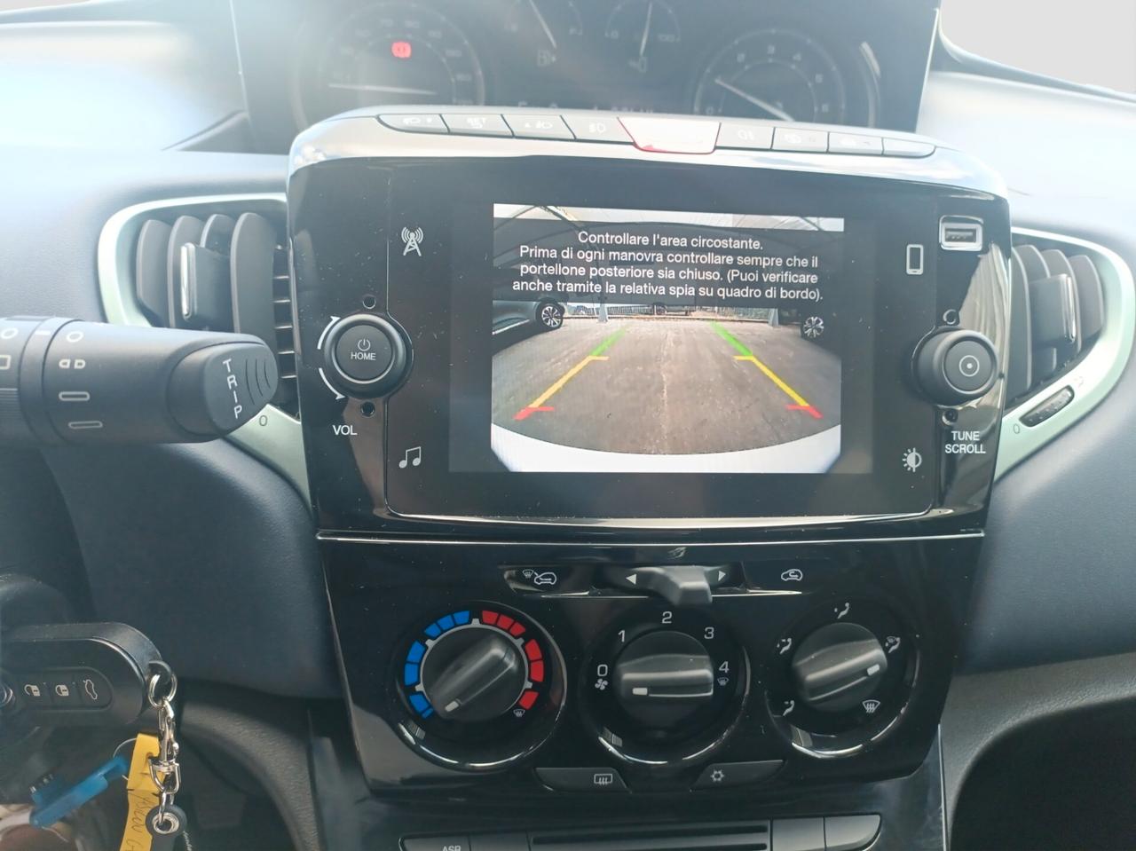 Lancia Ypsilon 1.0 FireFly 5 porte S&S Hybrid Gold