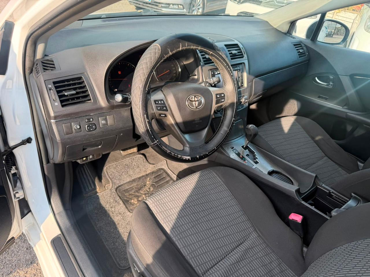 Toyota Avensis 2.2 D-Cat aut. Wagon Executive Safety