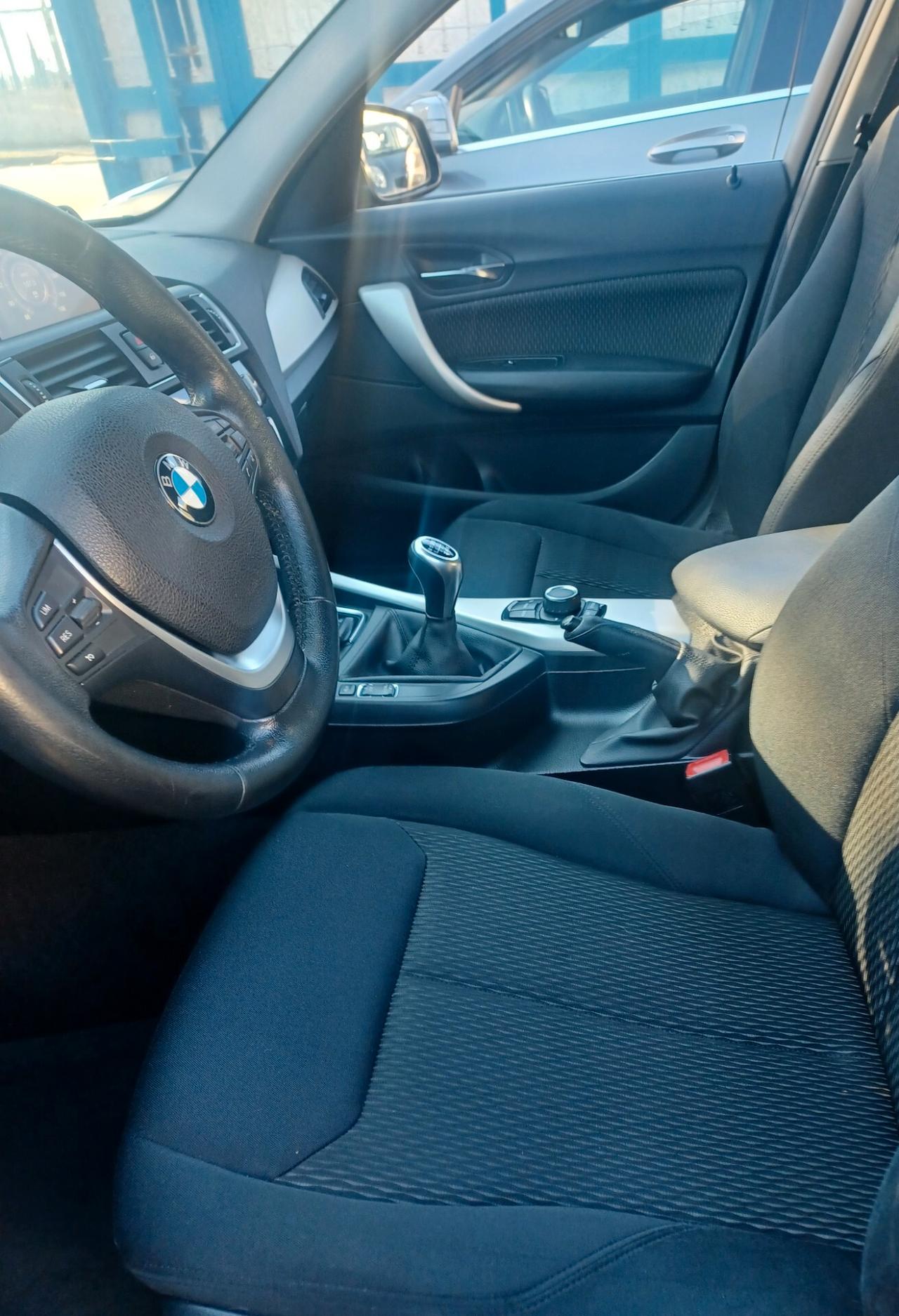 Bmw 116 d Urban LED BIXENO ANNO 2015